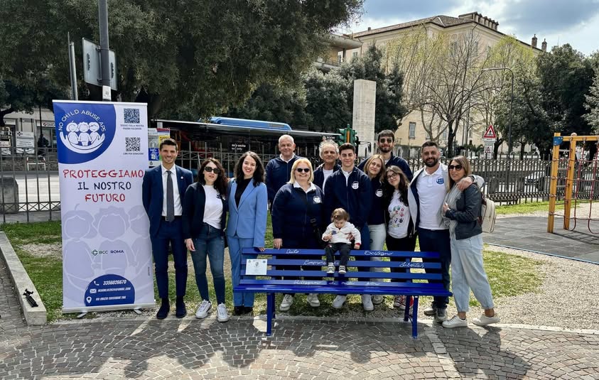 Tivoli inaugura la Panchina Blu nel segno dell’ascolto e della lotta contro gli abusi sui minori