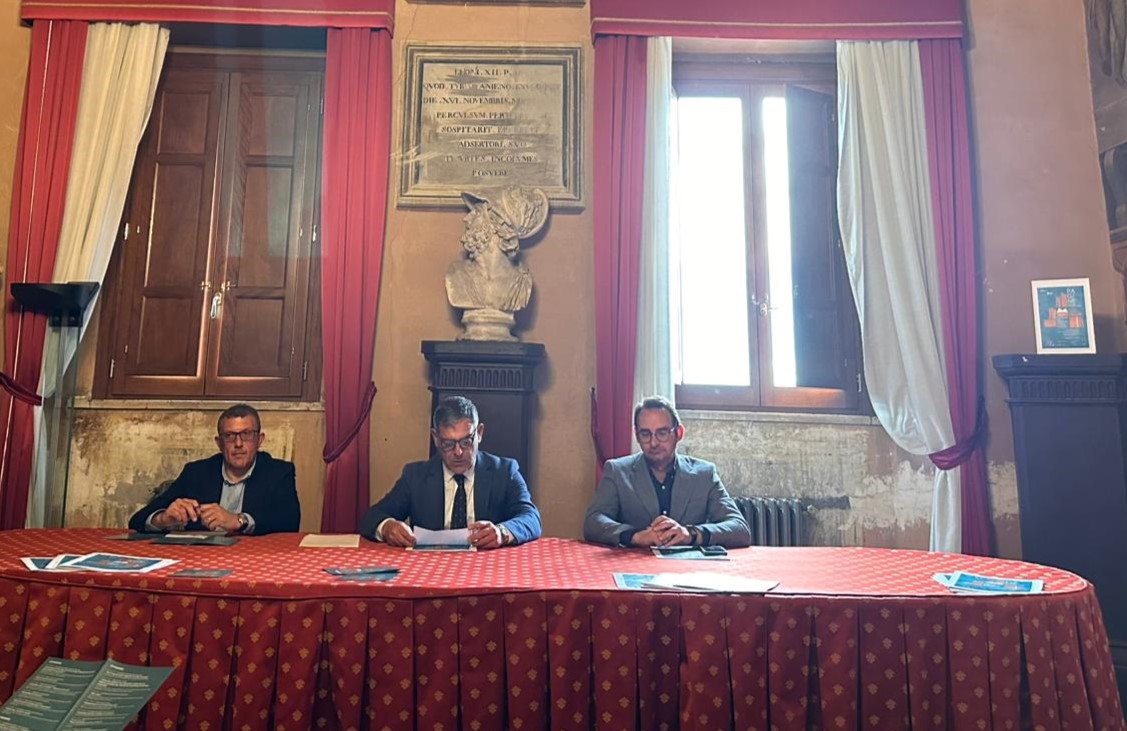 Tivoli - Il sindaco Innocenzi presenta il Festival del Libro, presenti anche Centani e Capitano: le parole