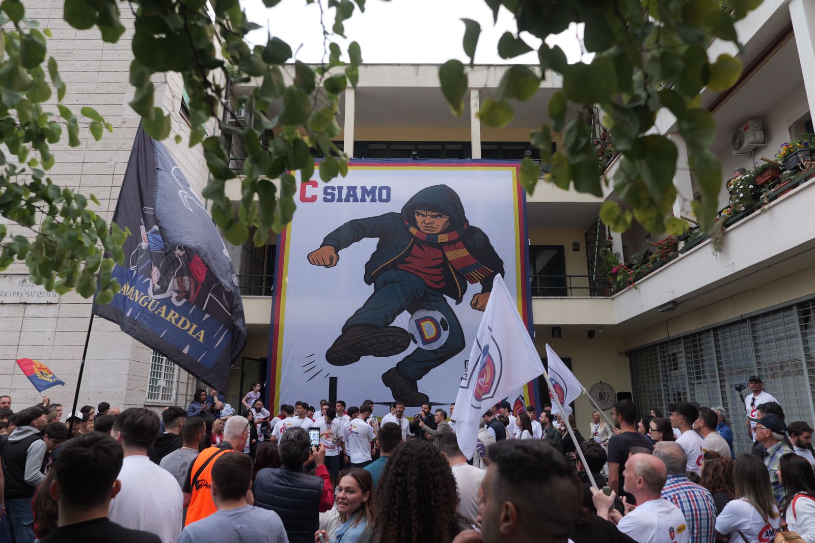 Guidonia Montecelio, dopo la partita la grande festa: premiazione e giro per la città sul pullman scoperto