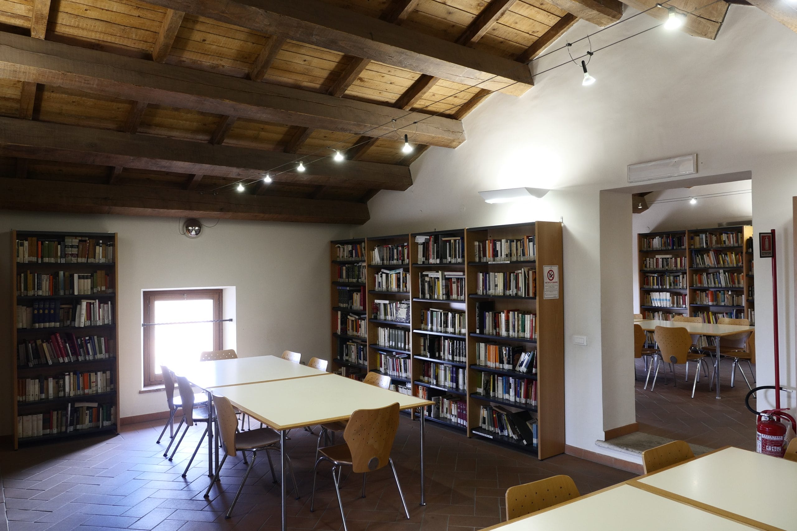 Alcune considerazioni sulla Biblioteca Comunale Maria Coccanari Fornari, sul Fondo Antico e sull’Archivio Musicale Vergelli