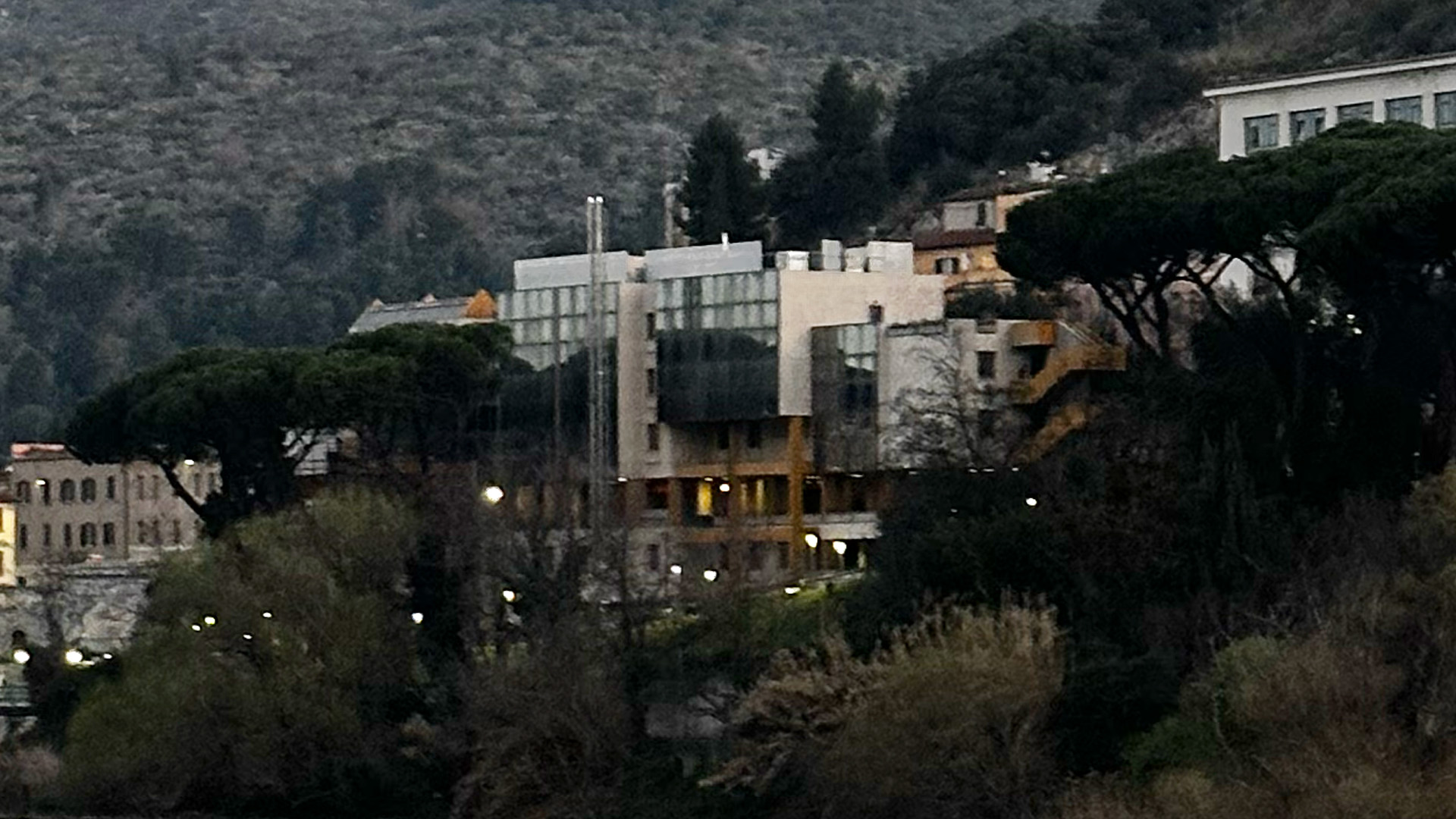 Tivoli, acquisto del palazzo ex Enel per trasferire il Municipio: investimento strategico o ipoteca sul futuro?