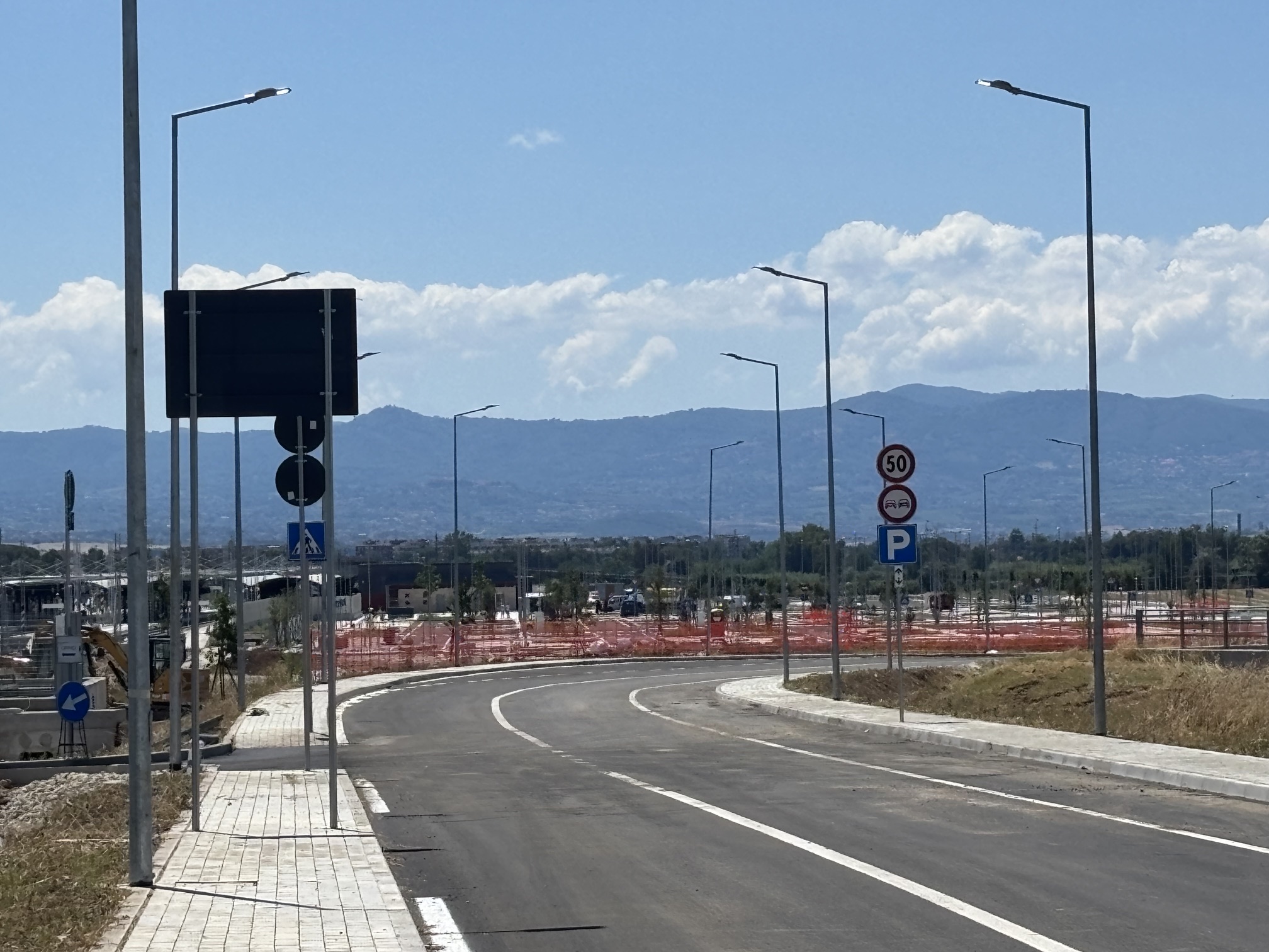 Nuova stazione di Guidonia, ecco quanto costa il parcheggio: un euro l’ora o sei euro per l’intera giornata. Previsti anche abbonamenti agevolati