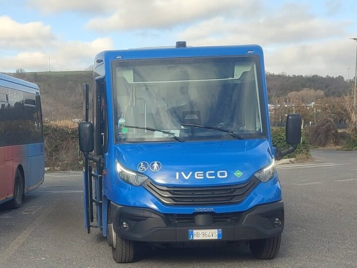 Tivoli e Valle dell’Aniene, nuovi orari per i bus Tpl dal 12 ottobre: cambiano le corse scolastiche e le coincidenze con Cotral