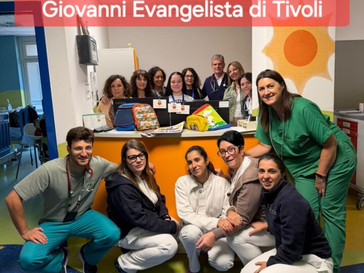 Solidarietà a Tivoli: Cuori in Bancarella e “Mani in Rete” donano regali e sorrisi ai bambini della Pediatria dell’Ospedale Giovanni Evangelista di Tivoli.